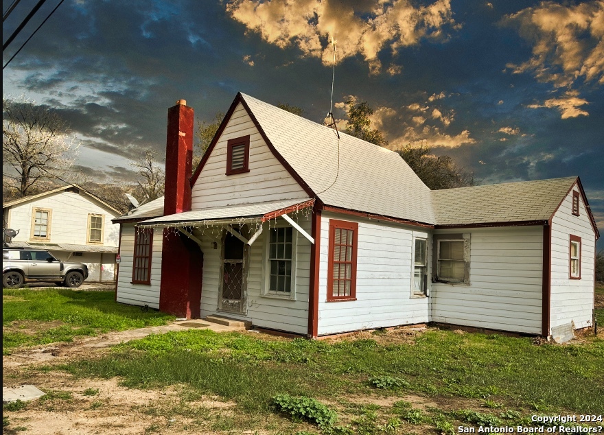 Photo of 304 Westmeyer St in Poth, TX