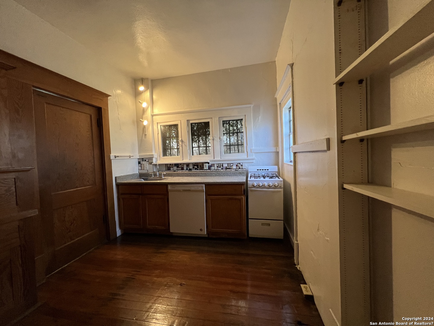 If you have additional questions regarding 111 LEIGH ST  in San Antonio or would like to tour the property with us call 800-660-1022 and reference MLS# 1744696.