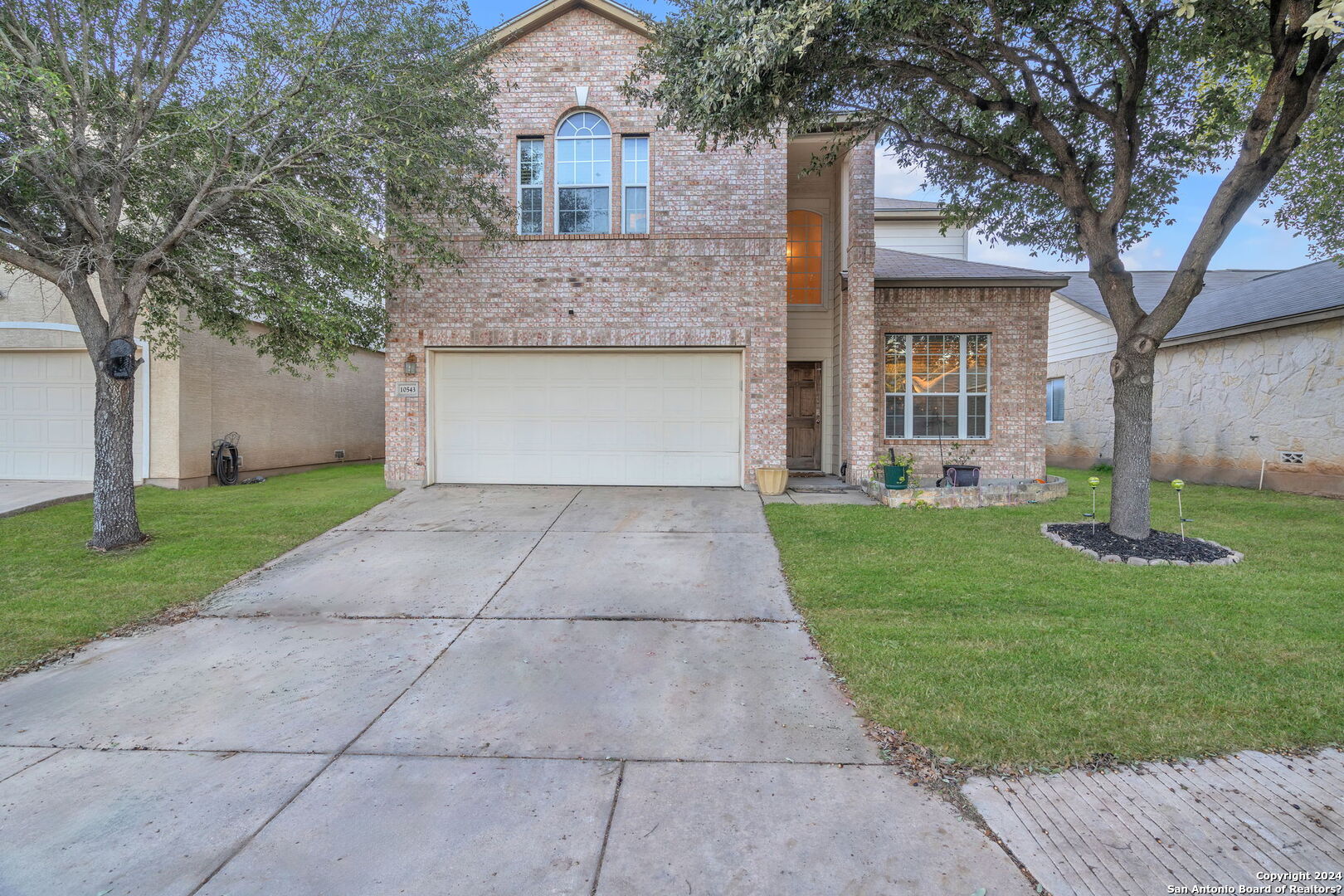 Photo of 10543 Weser Ln in Helotes, TX