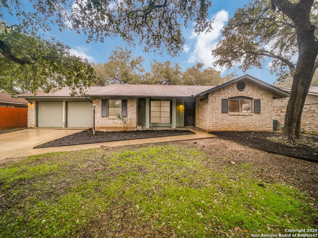 Photo of 110 Quail Dr in Universal City, TX
