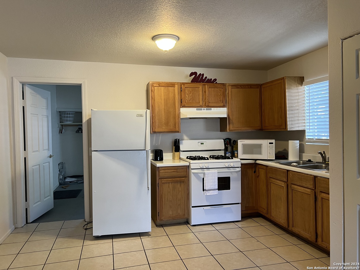 1023 N CHERRY ST, San Antonio, TX 78202