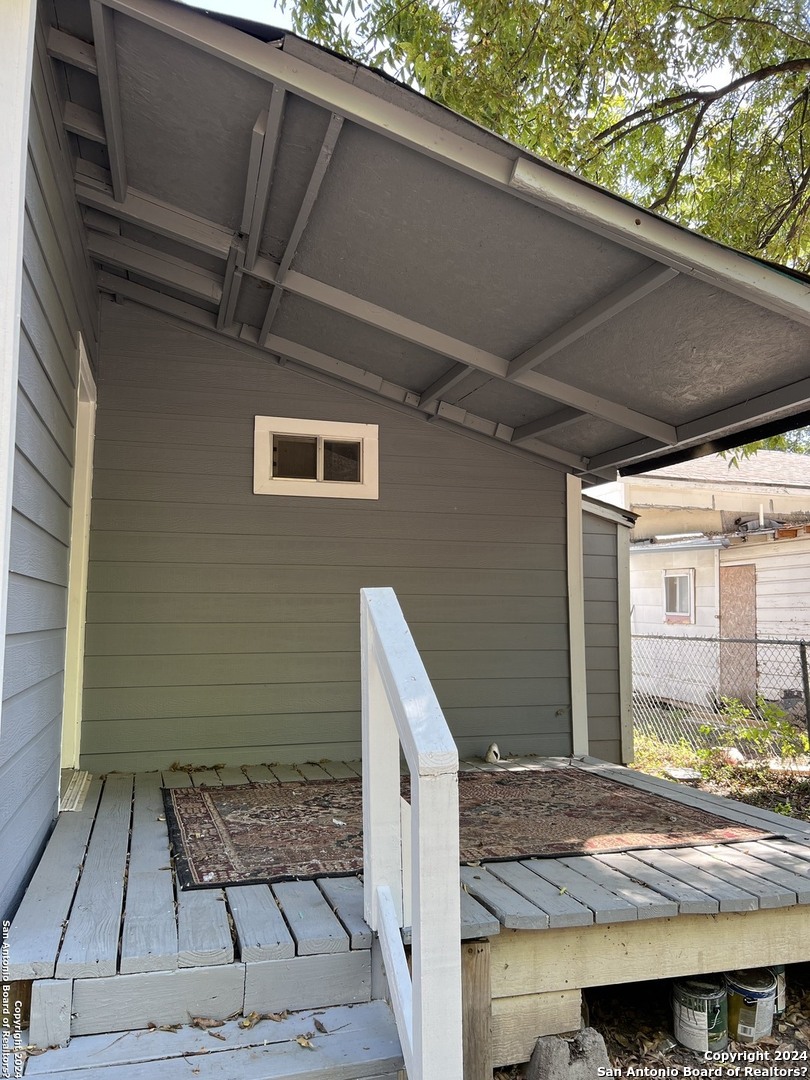 1023 N CHERRY ST, San Antonio, TX 78202