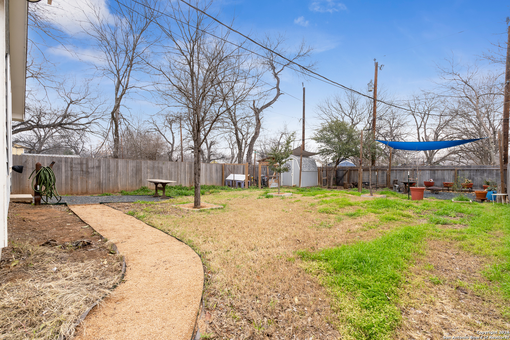 If you have additional questions regarding 142 LIVINGSTON  in San Antonio or would like to tour the property with us call 800-660-1022 and reference MLS# 1750994.