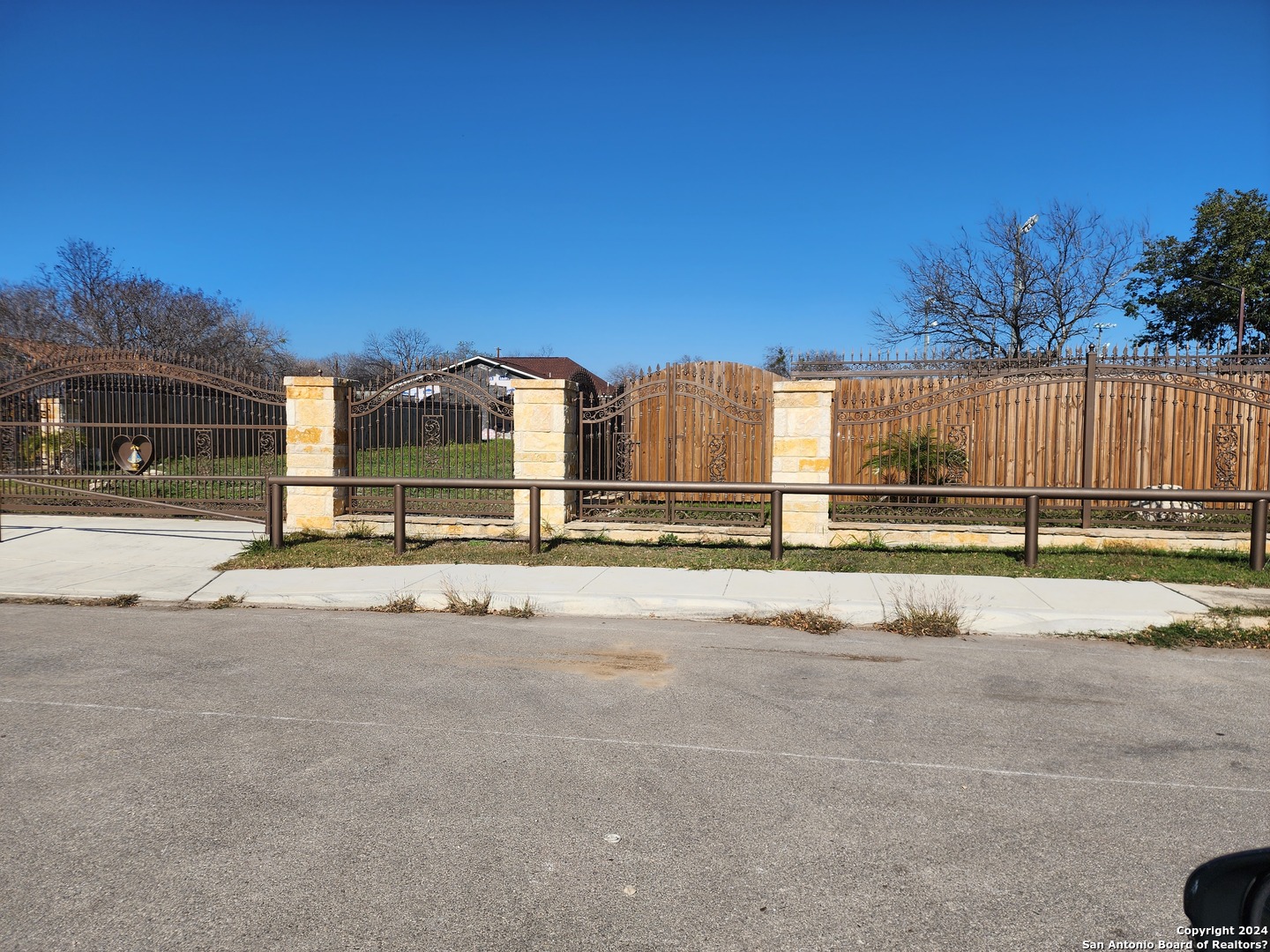 If you have additional questions regarding 103 Berlin  in San Antonio or would like to tour the property with us call 800-660-1022 and reference MLS# 1750187.