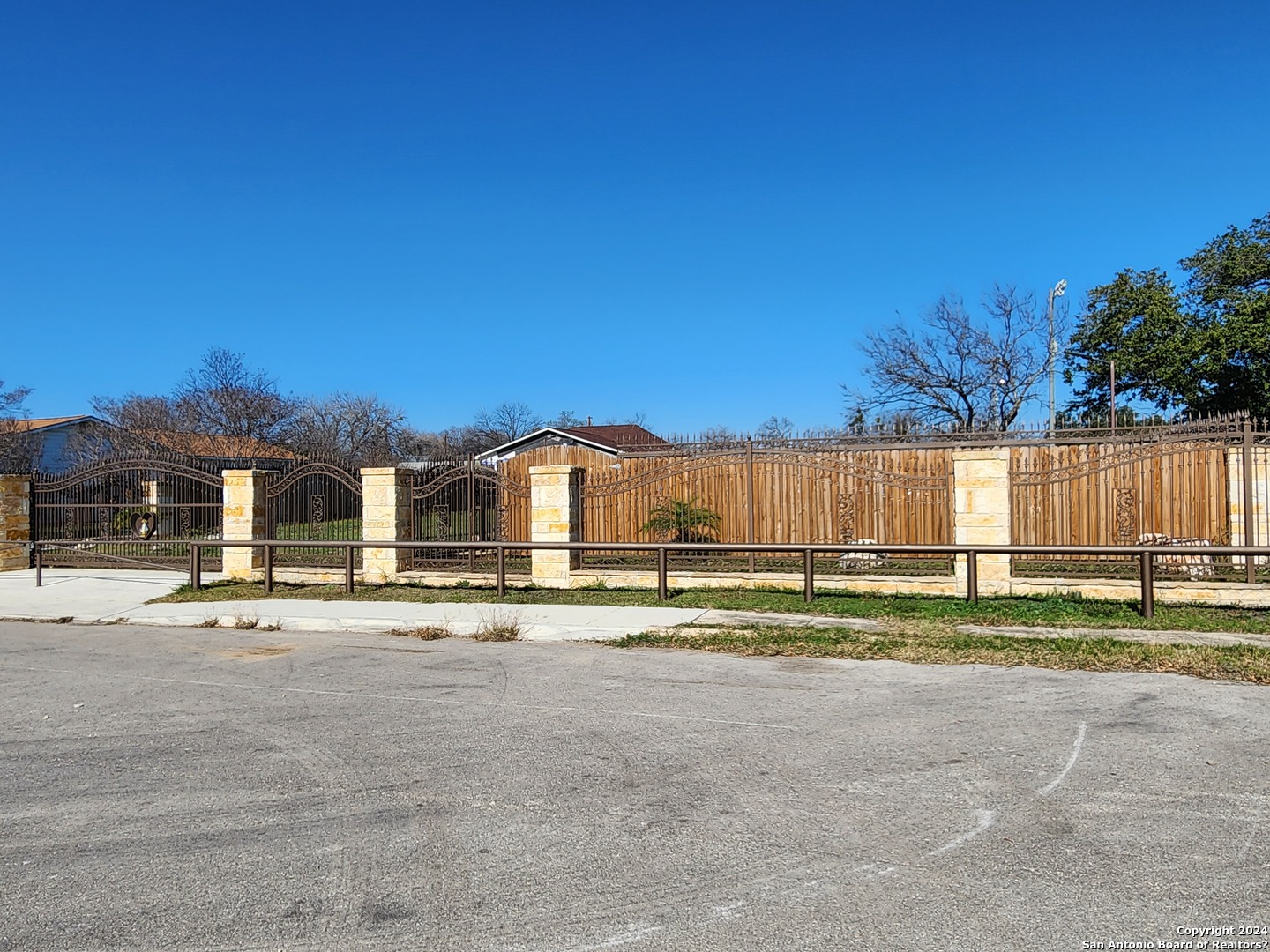 If you have additional questions regarding 101 Berlin  in San Antonio or would like to tour the property with us call 800-660-1022 and reference MLS# 1750974.