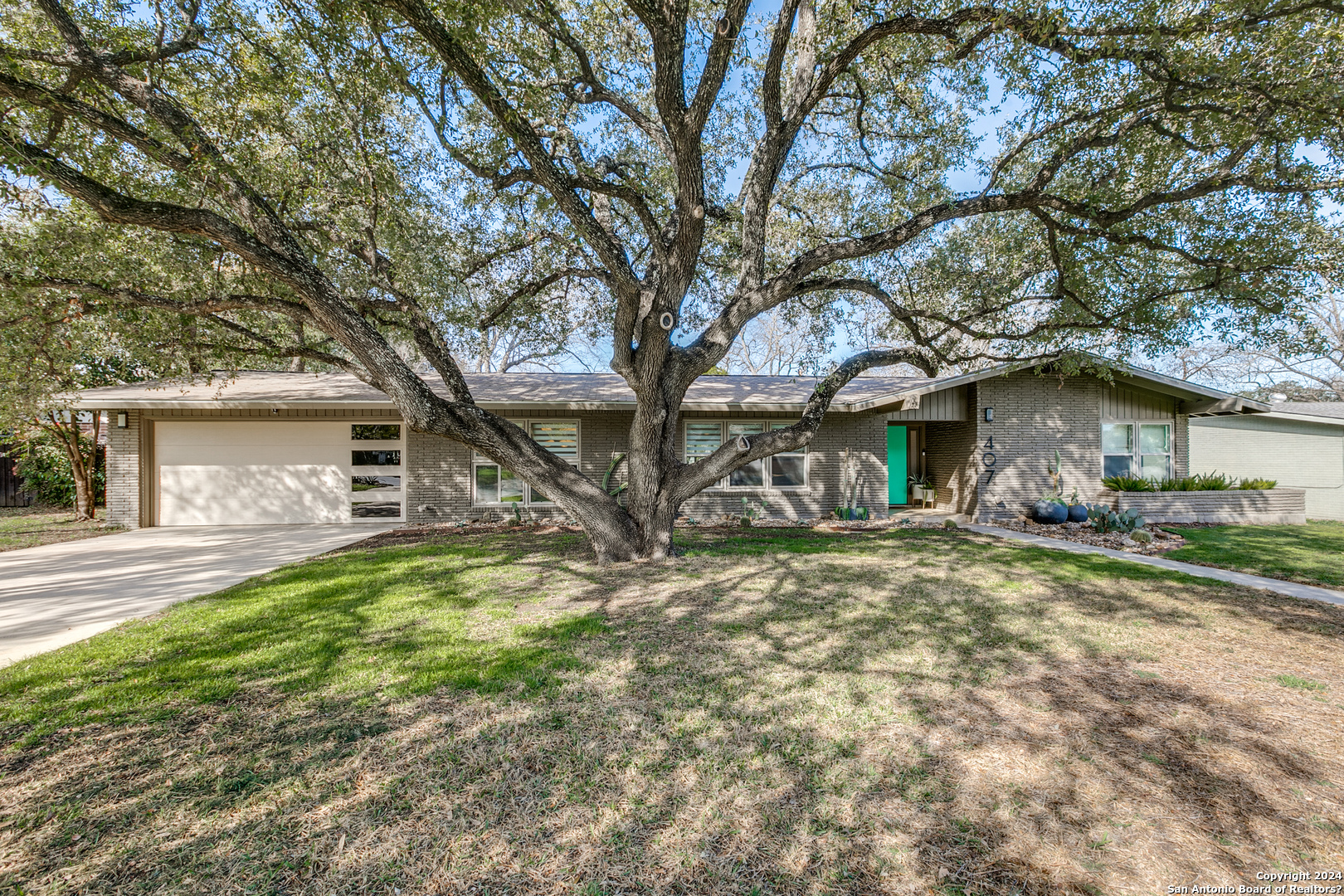 If you have additional questions regarding 407 CAVE LN  in San Antonio or would like to tour the property with us call 800-660-1022 and reference MLS# 1750115.