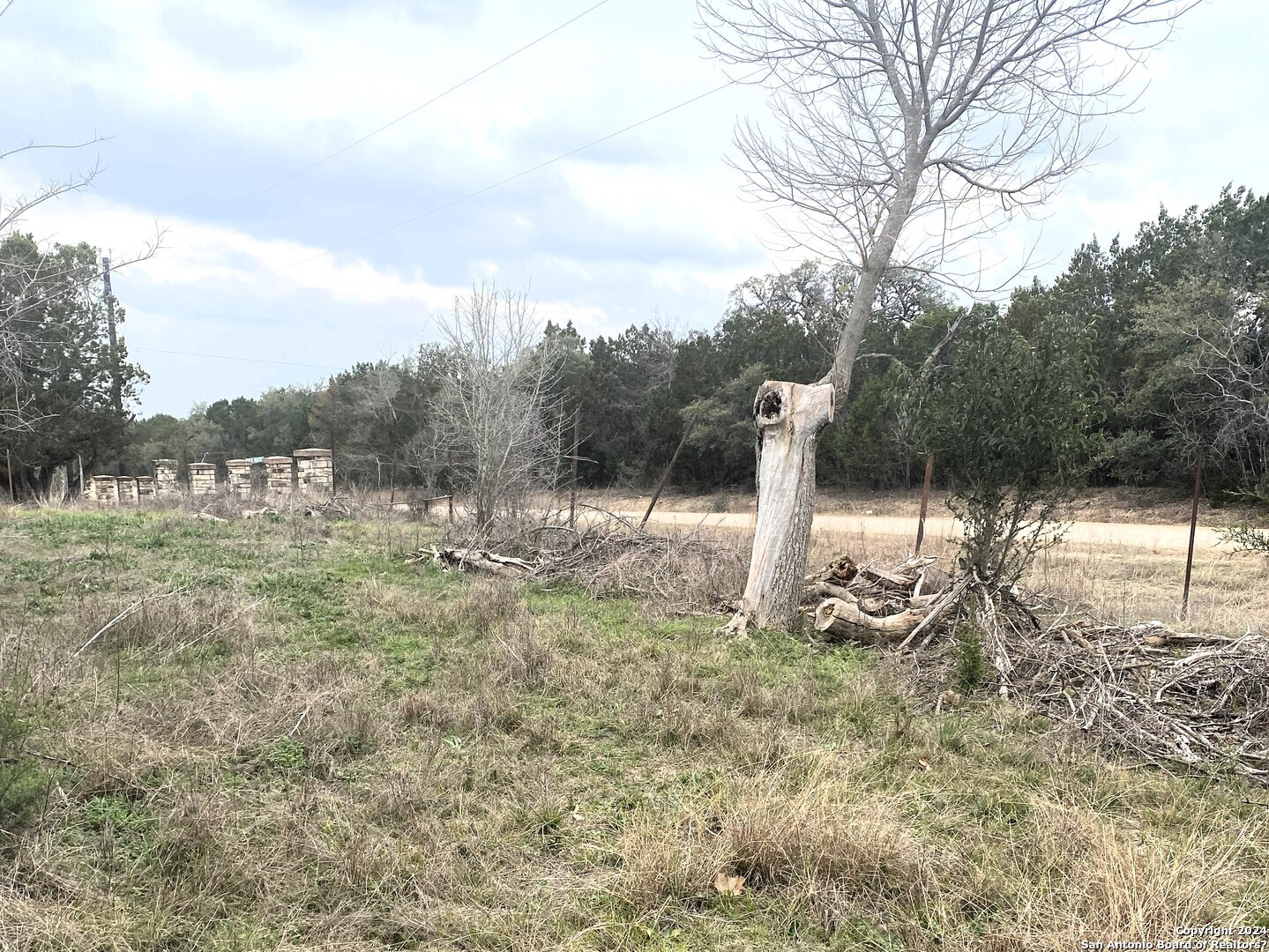 Photo of 784 Old Loop 173 in Bandera, TX