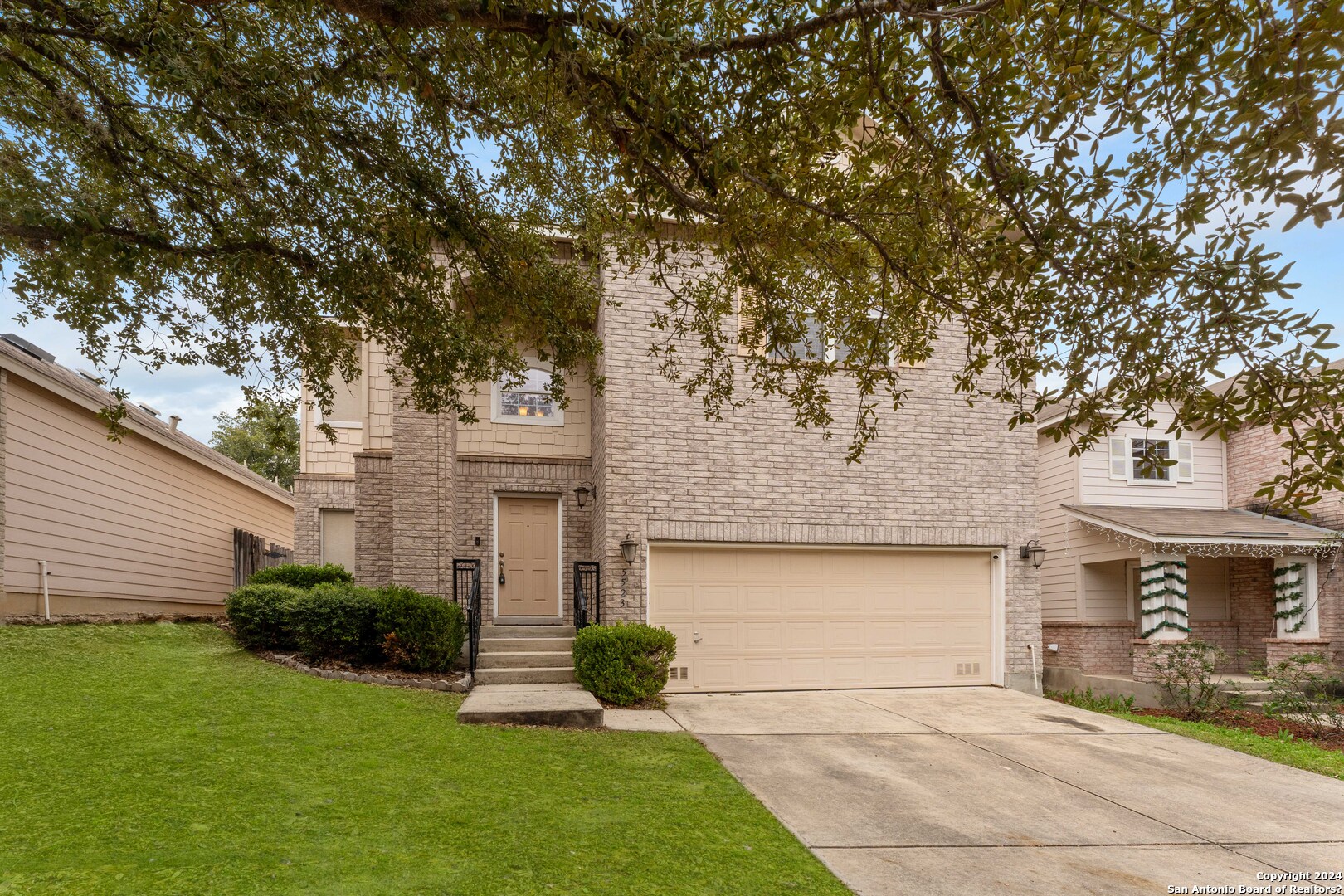 If you have additional questions regarding 5523 TOMAS CIR  in San Antonio or would like to tour the property with us call 800-660-1022 and reference MLS# 1750800.