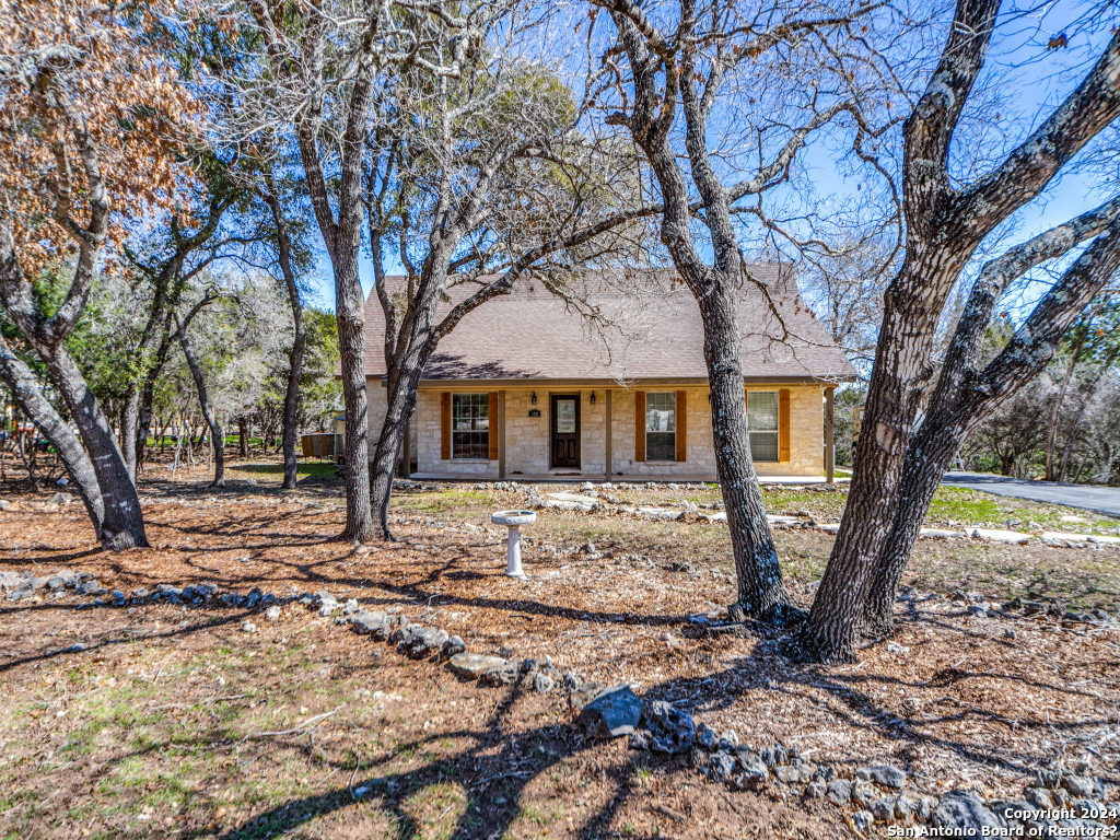 Photo of 129 Mountainview Trl in Boerne, TX