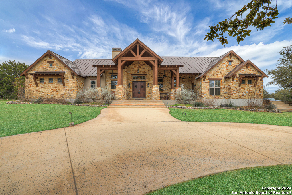 651 RIVER CHASE DR, New Braunfels, TX 