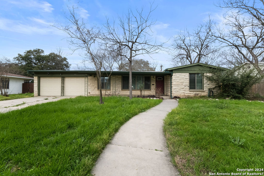 Photo of 327 Beverly Dr in San Antonio, TX