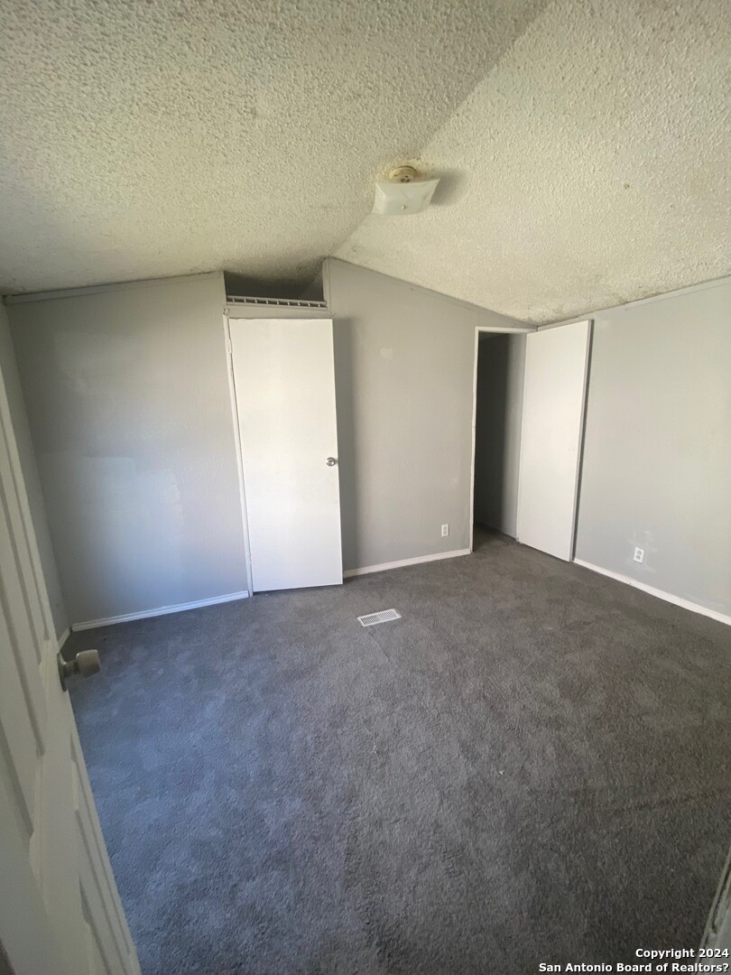 1311 W Hein Rd, #19, San Antonio, TX 78220