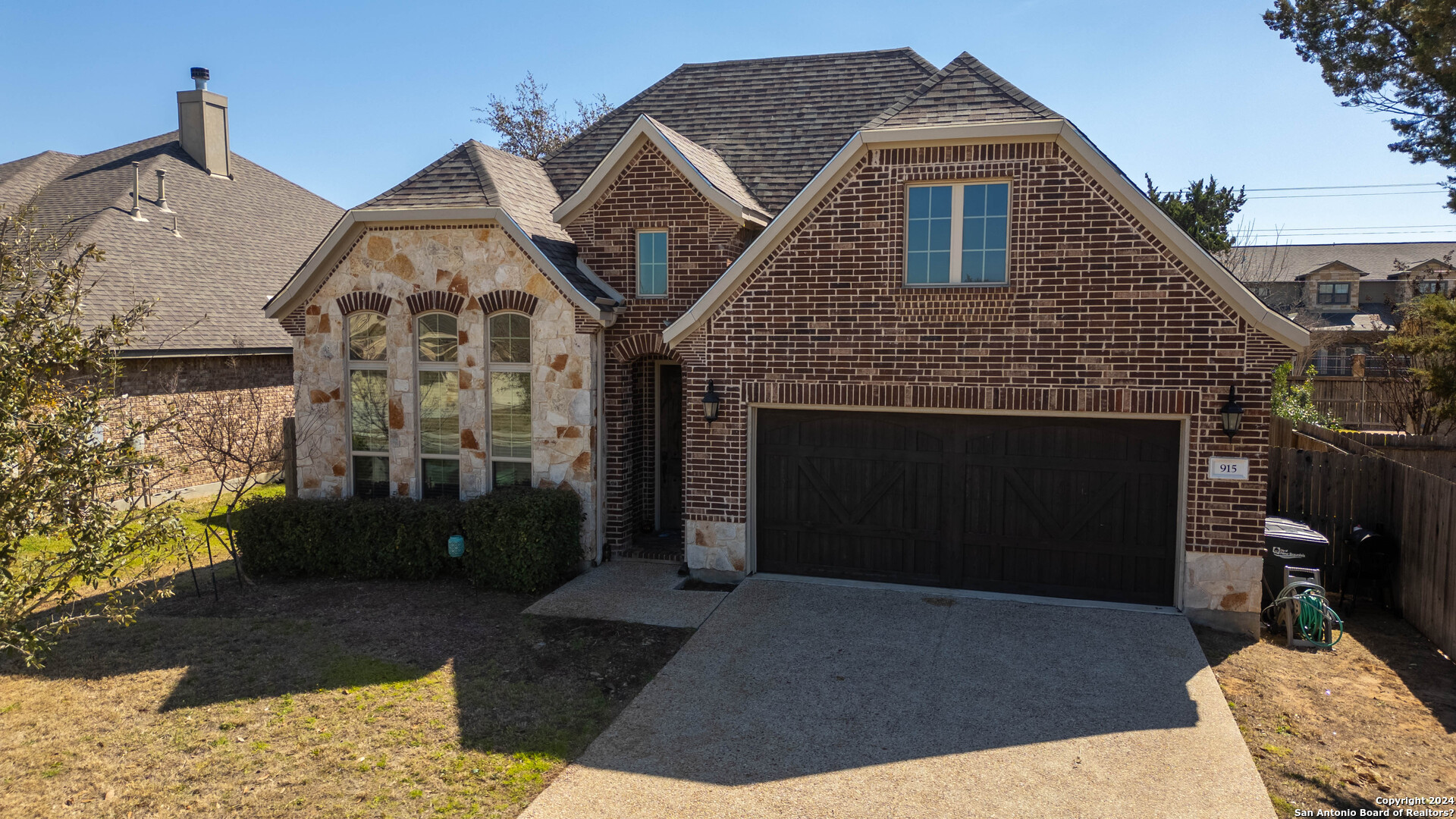 Photo of 915 Enclave Trl in New Braunfels, TX