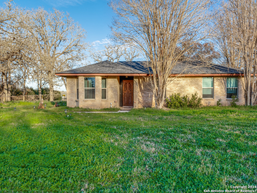 Photo of 117 Country Acres Dr in Adkins, TX