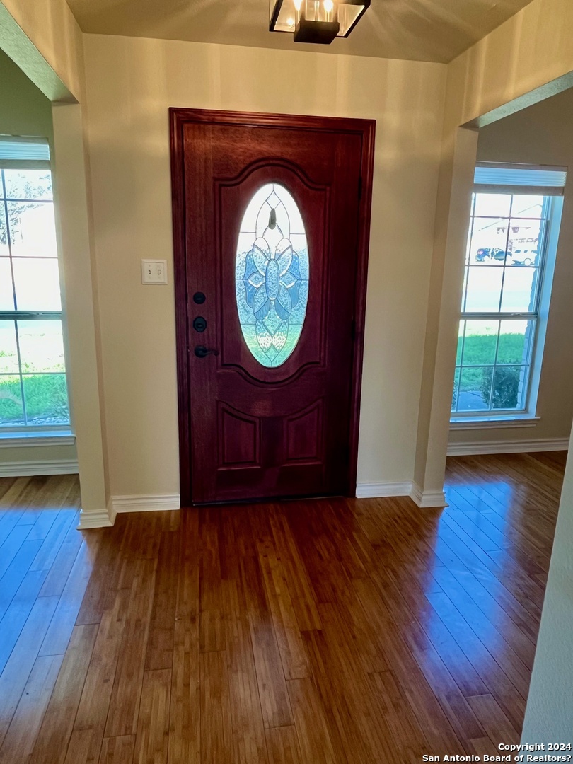 7100 MISTY RIDGE DR   Converse TX 78109-2701