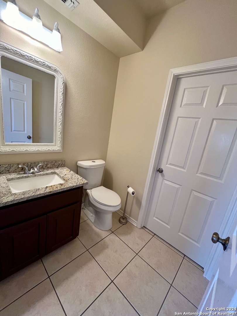 7100 MISTY RIDGE DR   Converse TX 78109-2701