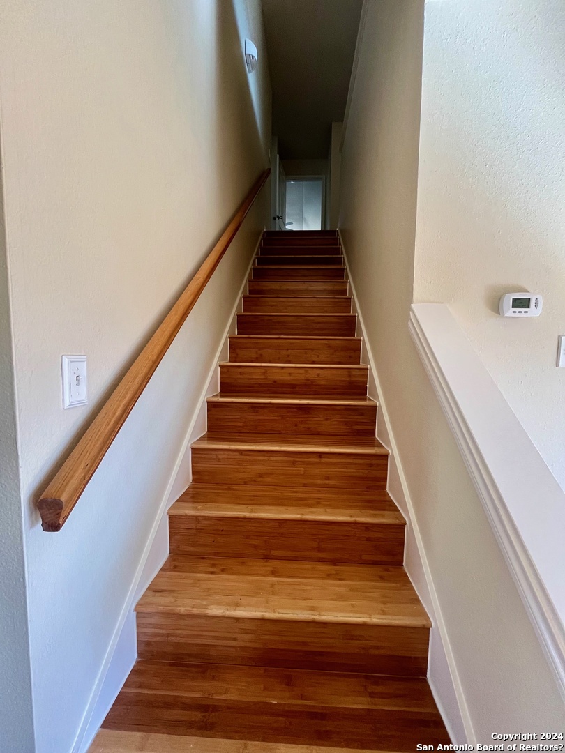 7100 MISTY RIDGE DR   Converse TX 78109-2701