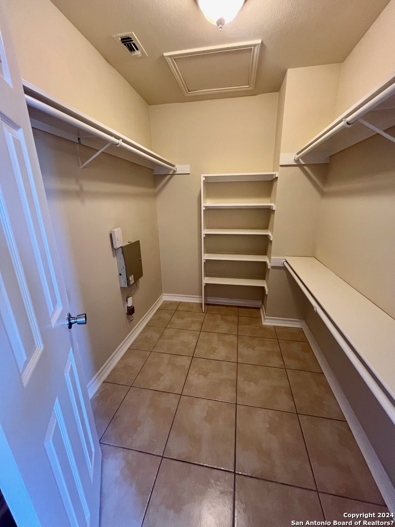 7100 MISTY RIDGE DR   Converse TX 78109-2701