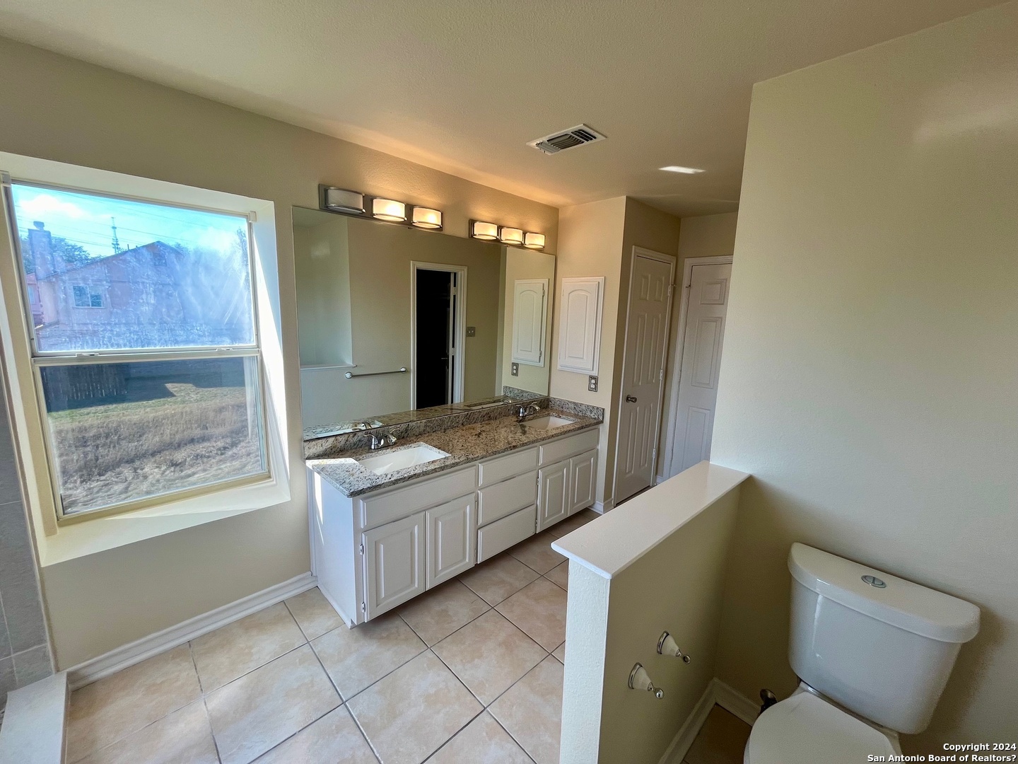 7100 MISTY RIDGE DR   Converse TX 78109-2701