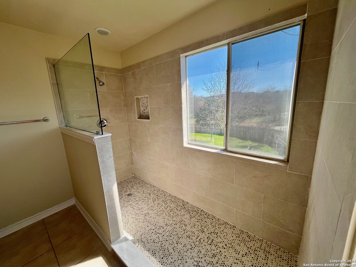7100 MISTY RIDGE DR   Converse TX 78109-2701