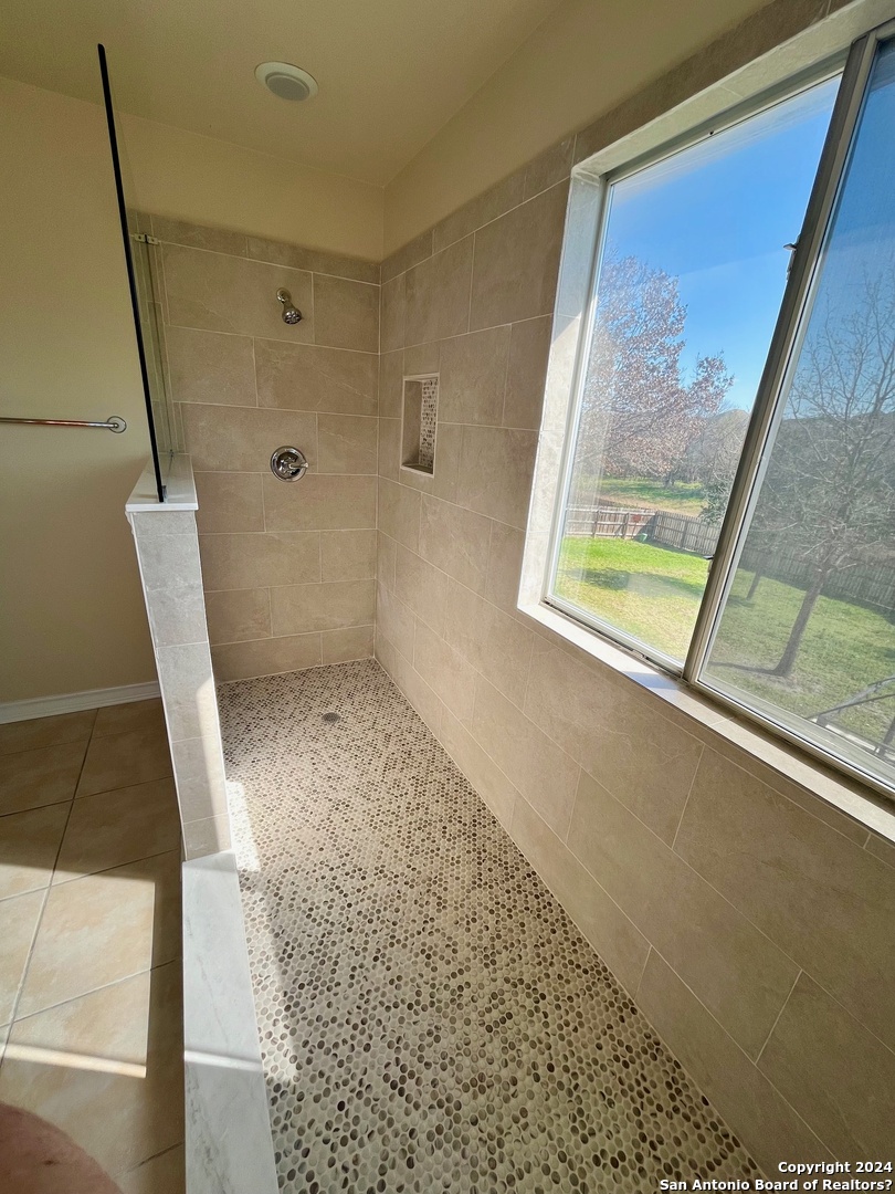 7100 MISTY RIDGE DR   Converse TX 78109-2701