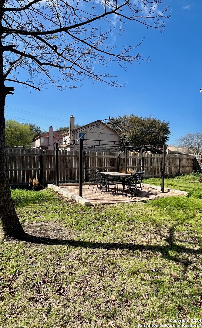 7100 MISTY RIDGE DR   Converse TX 78109-2701