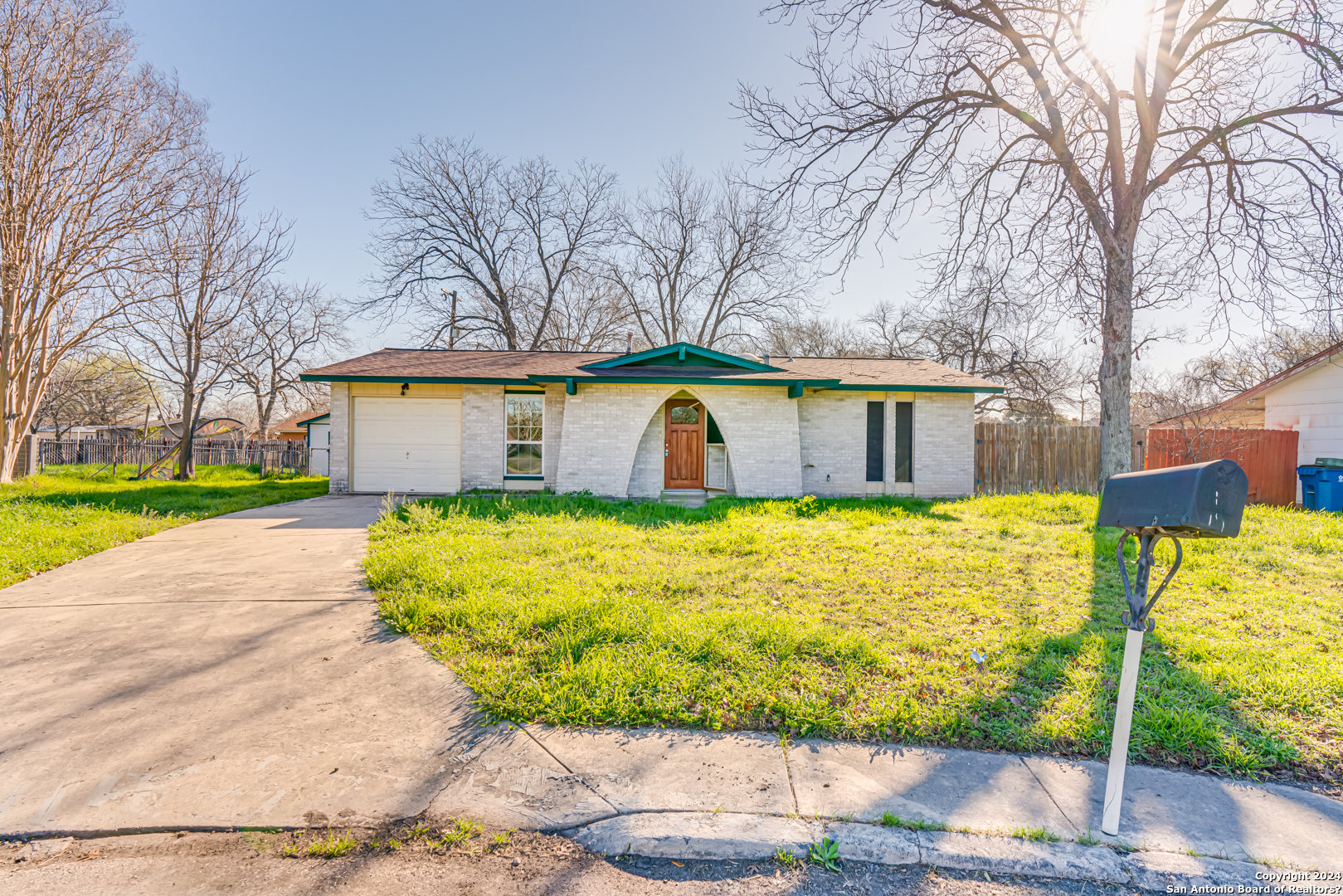 Photo of 2410 Rutledge St in Kirby, TX