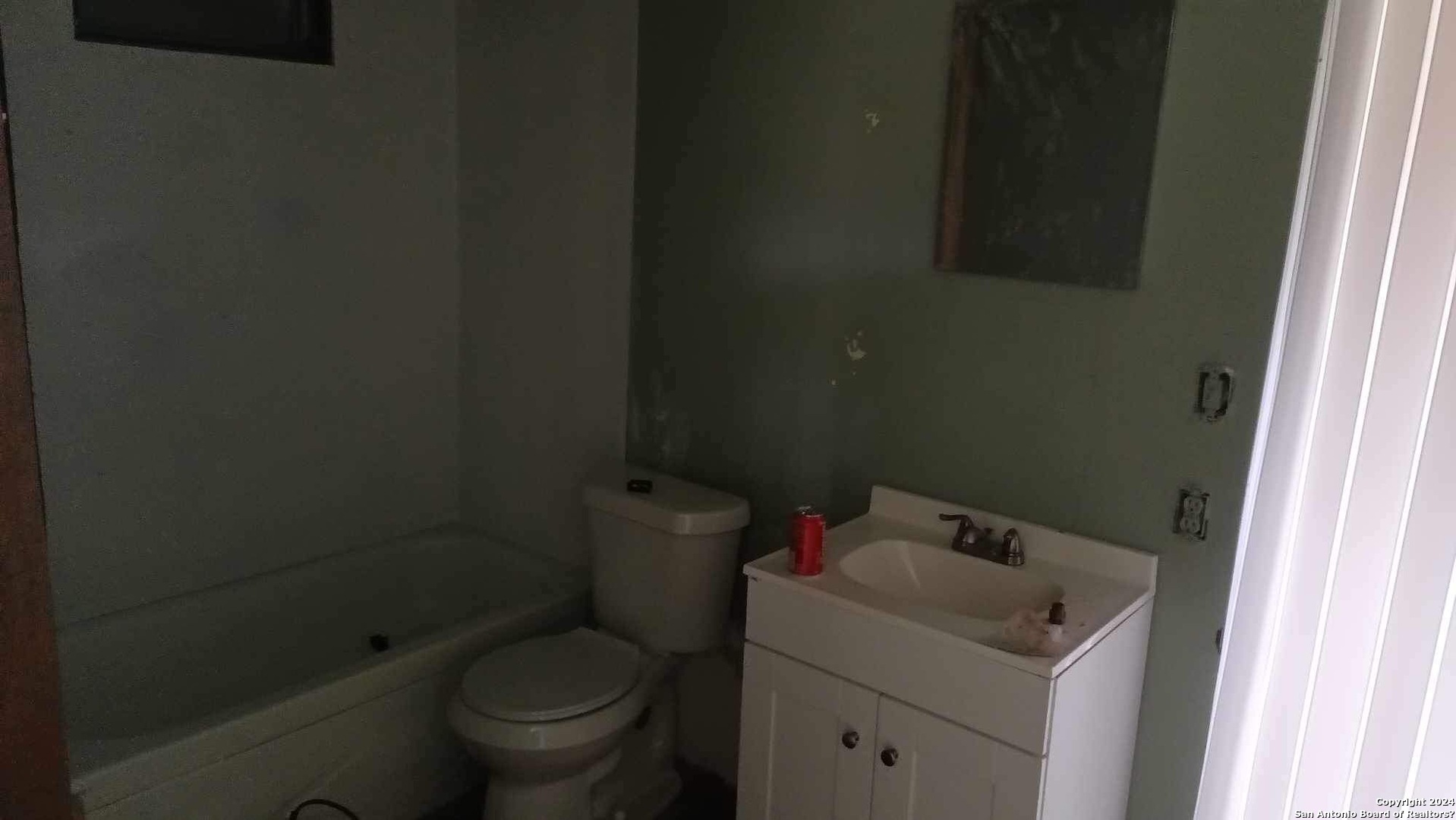 220 10th St   Christine TX 78012