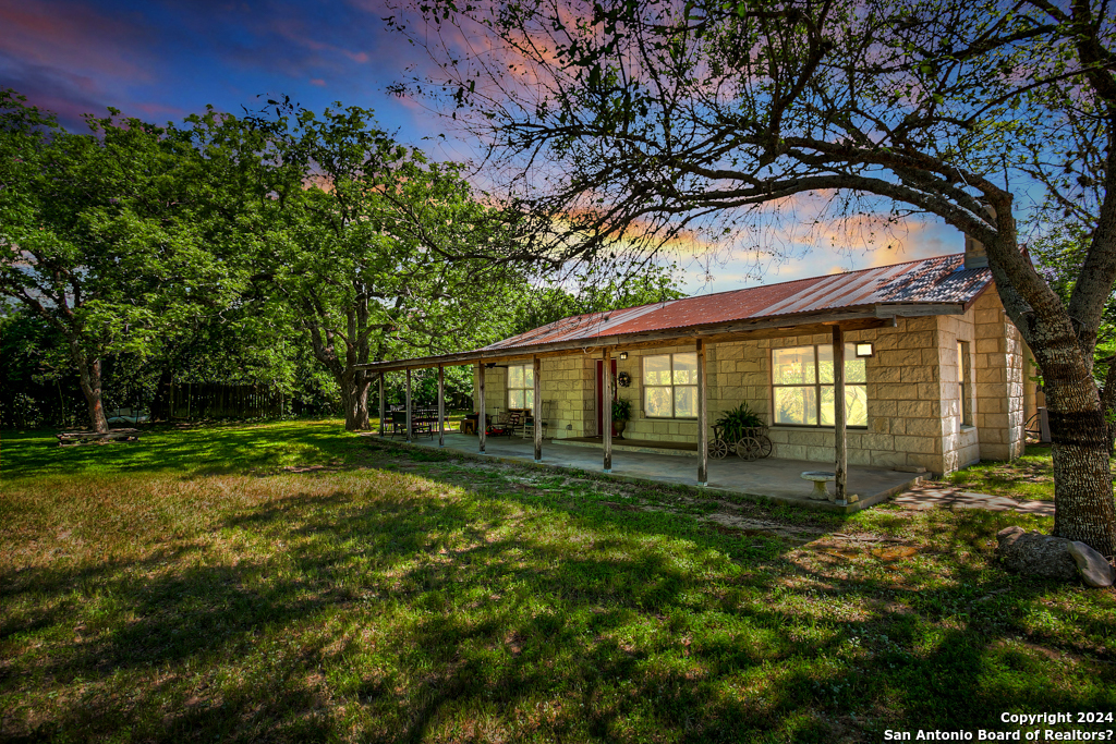 Photo of 1068 Ranch Rd 165 in Blanco, TX