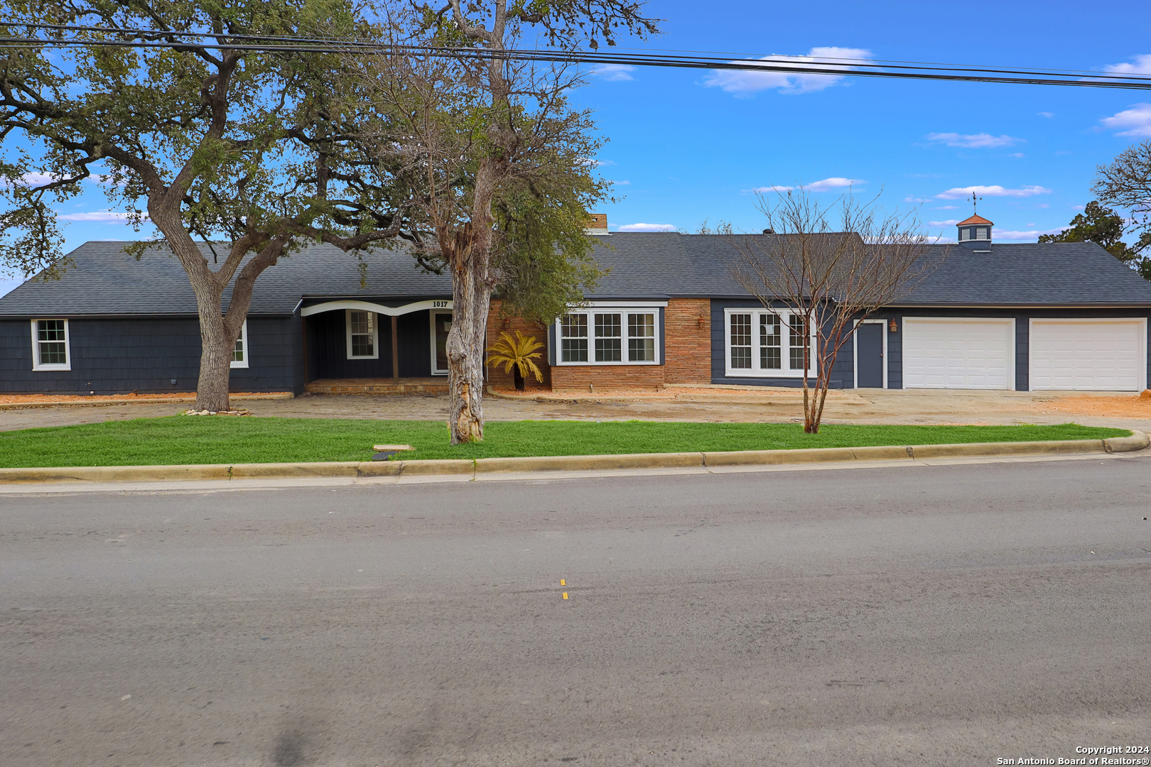 Photo of 1017 Burleson St in San Marcos, TX