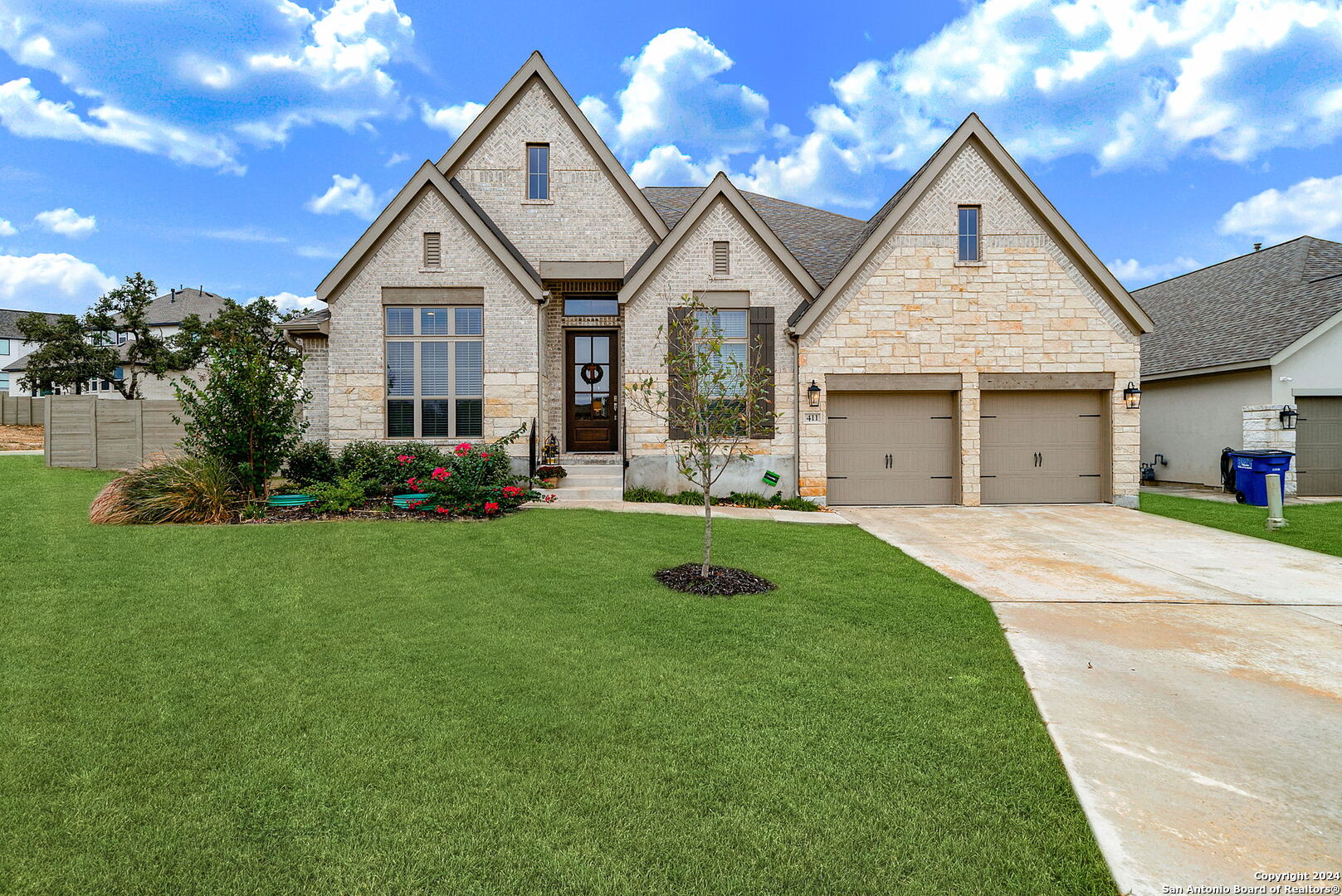 Photo of 411 Bridle Trl in New Braunfels, TX