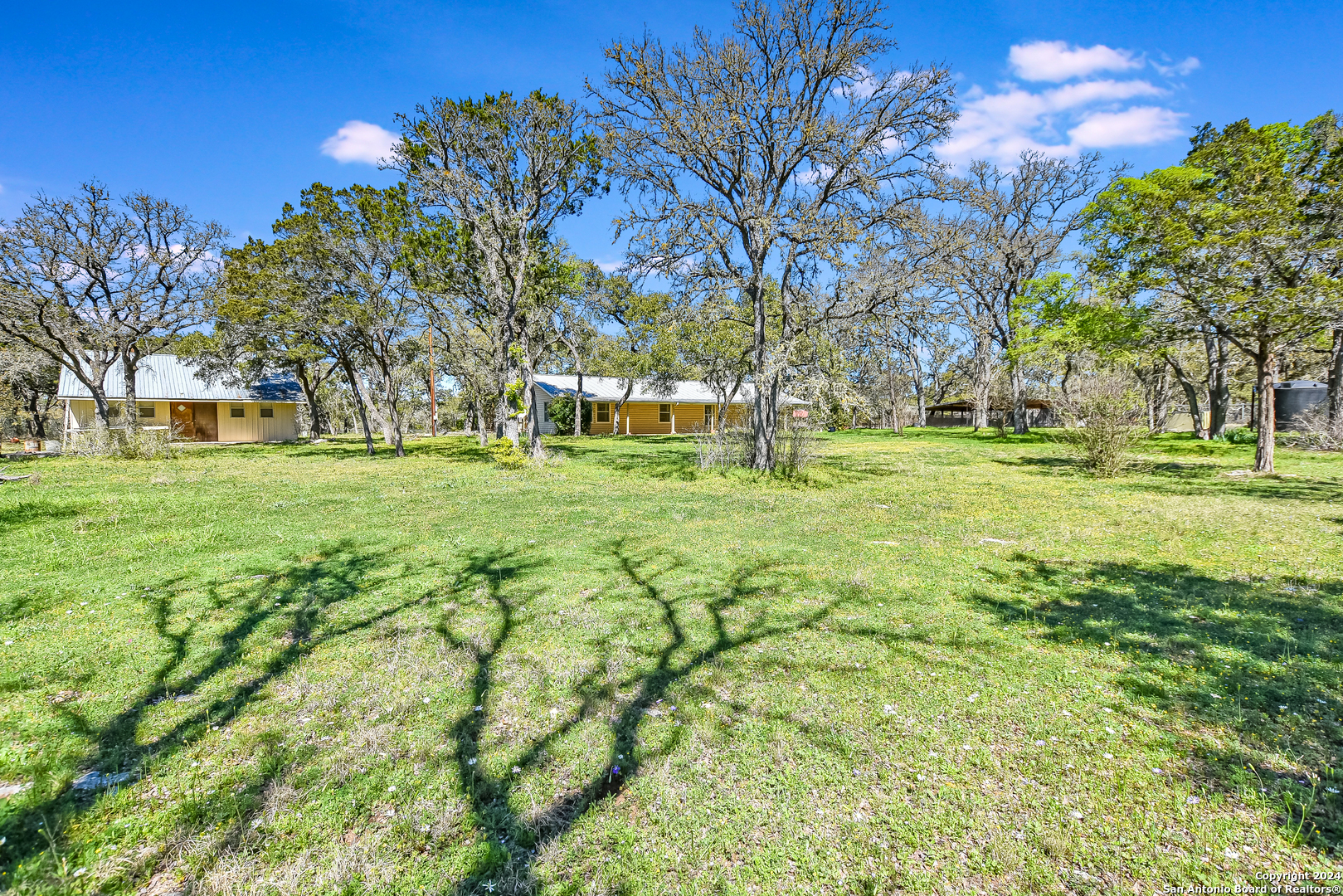 Photo of 810 Sandy Pt in Wimberley, TX