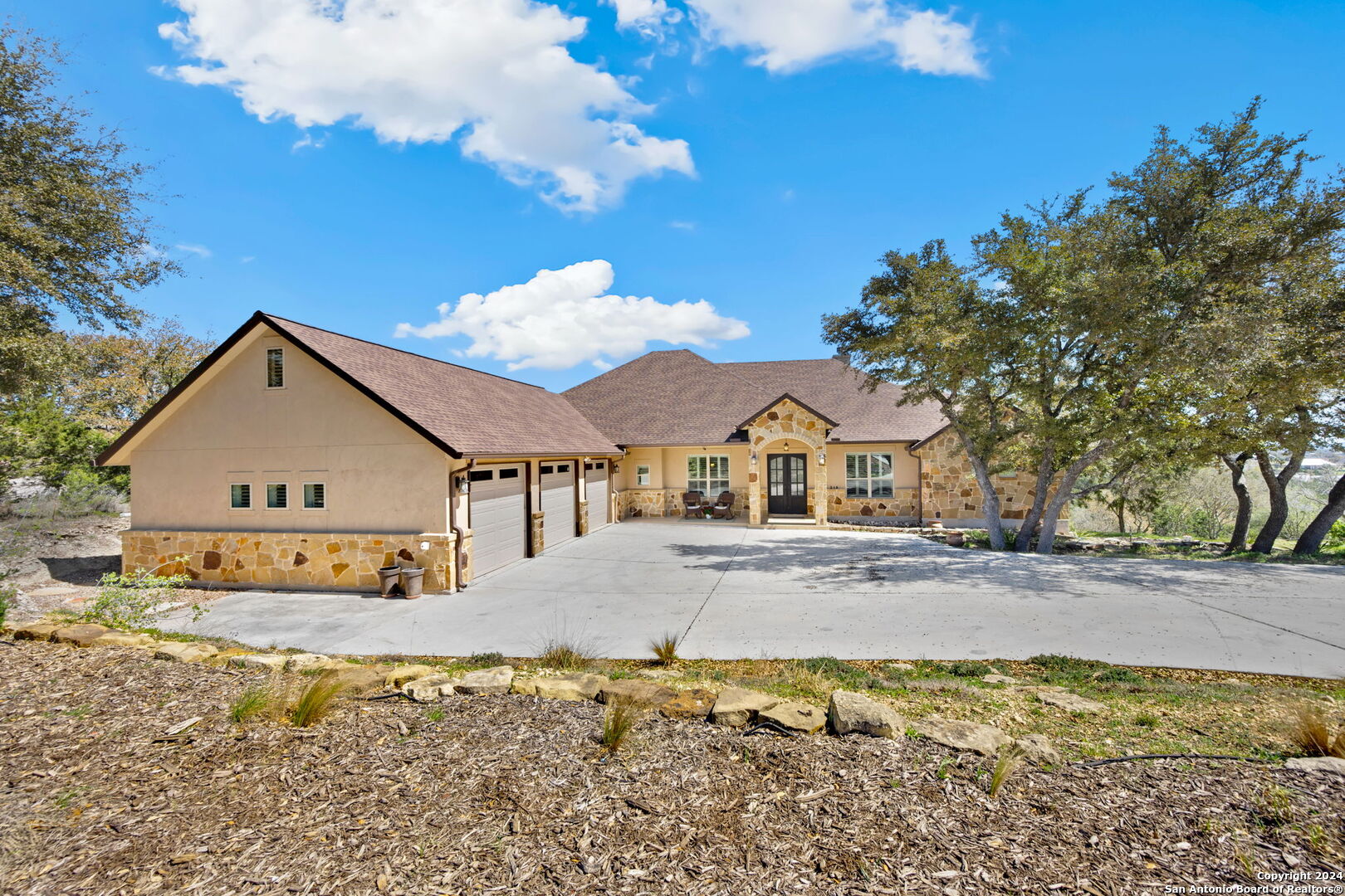 Photo of 215 Charon Pt in Spring Branch, TX