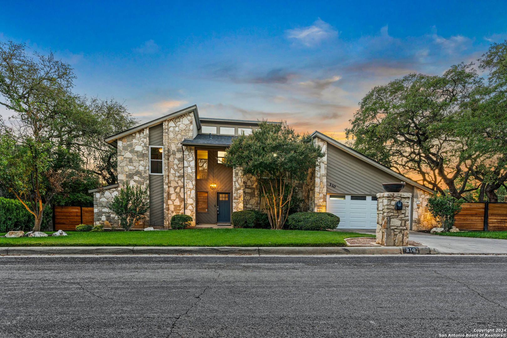 Photo of 310 Country Wood Dr in San Antonio, TX