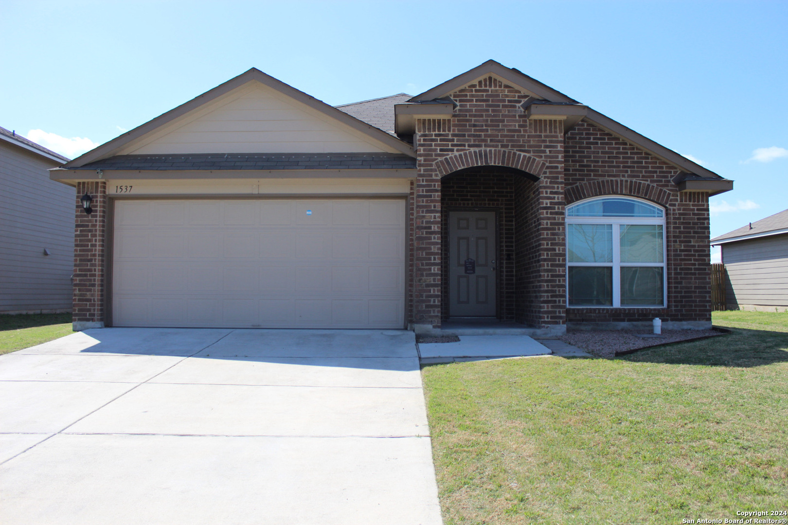 Photo of 1537 Doncaster Dr in Seguin, TX