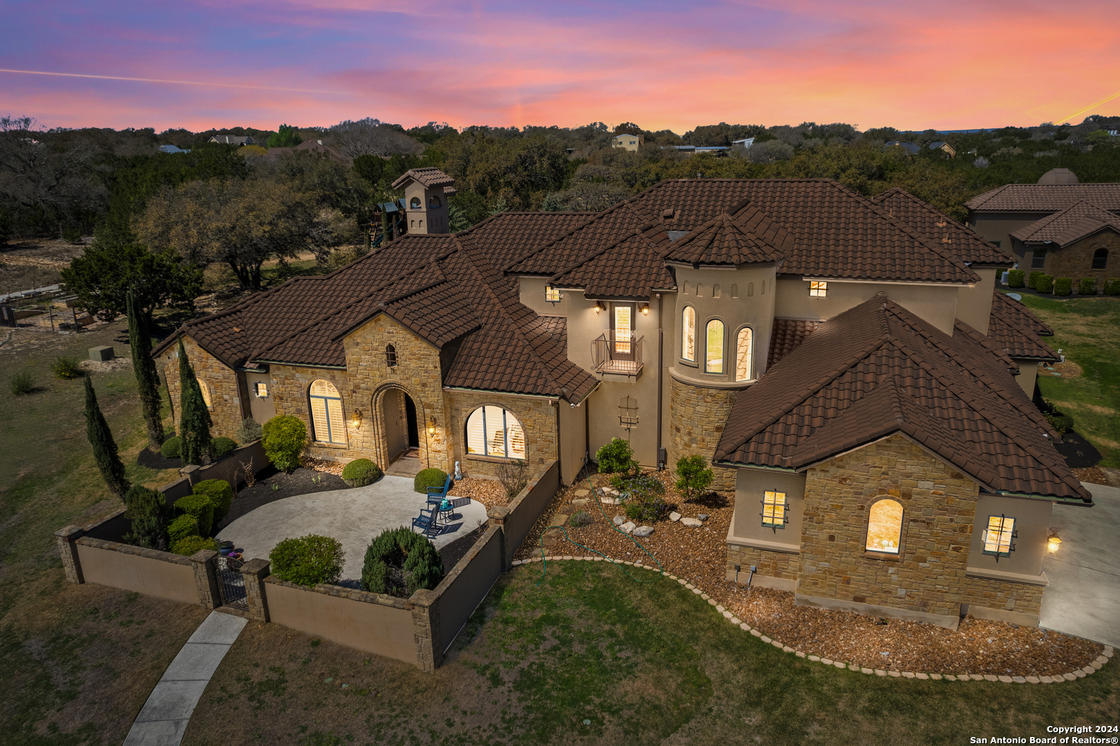 Photo of 104 Falcon Crst in Boerne, TX