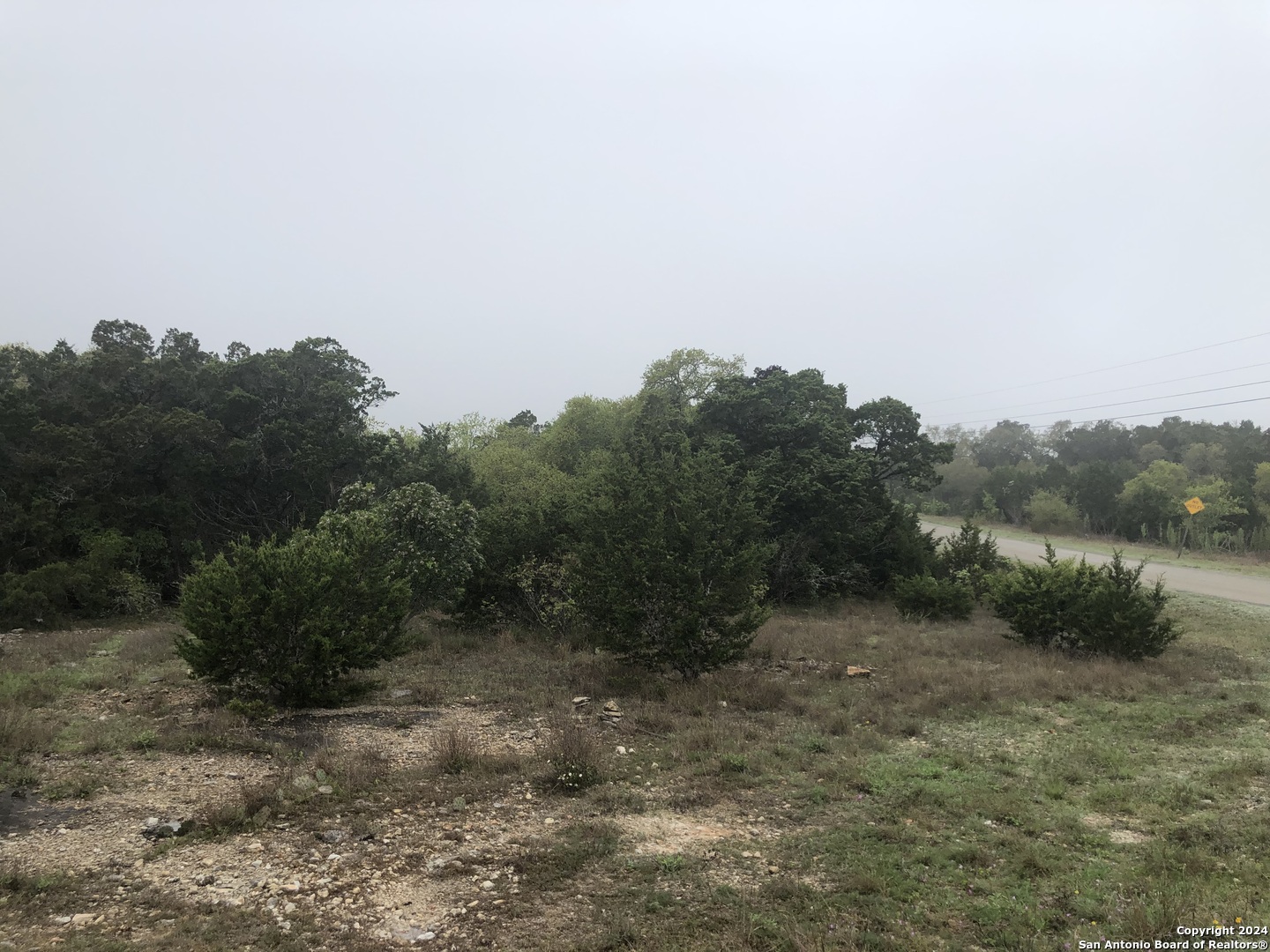 Photo of 312 County Rd 2753 in Mico, TX