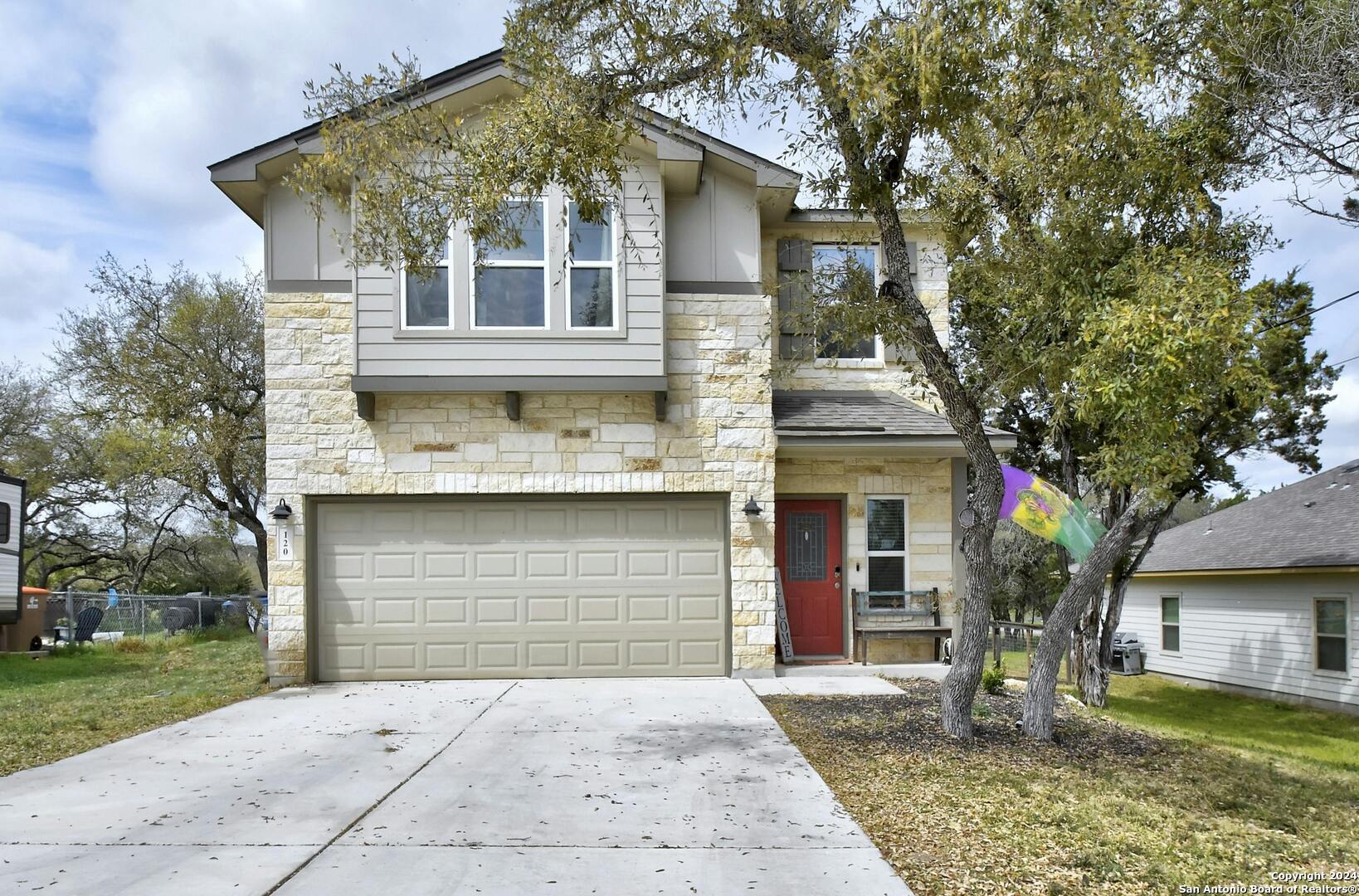 Photo of 120 Lakeview Ct in Spring Branch, TX