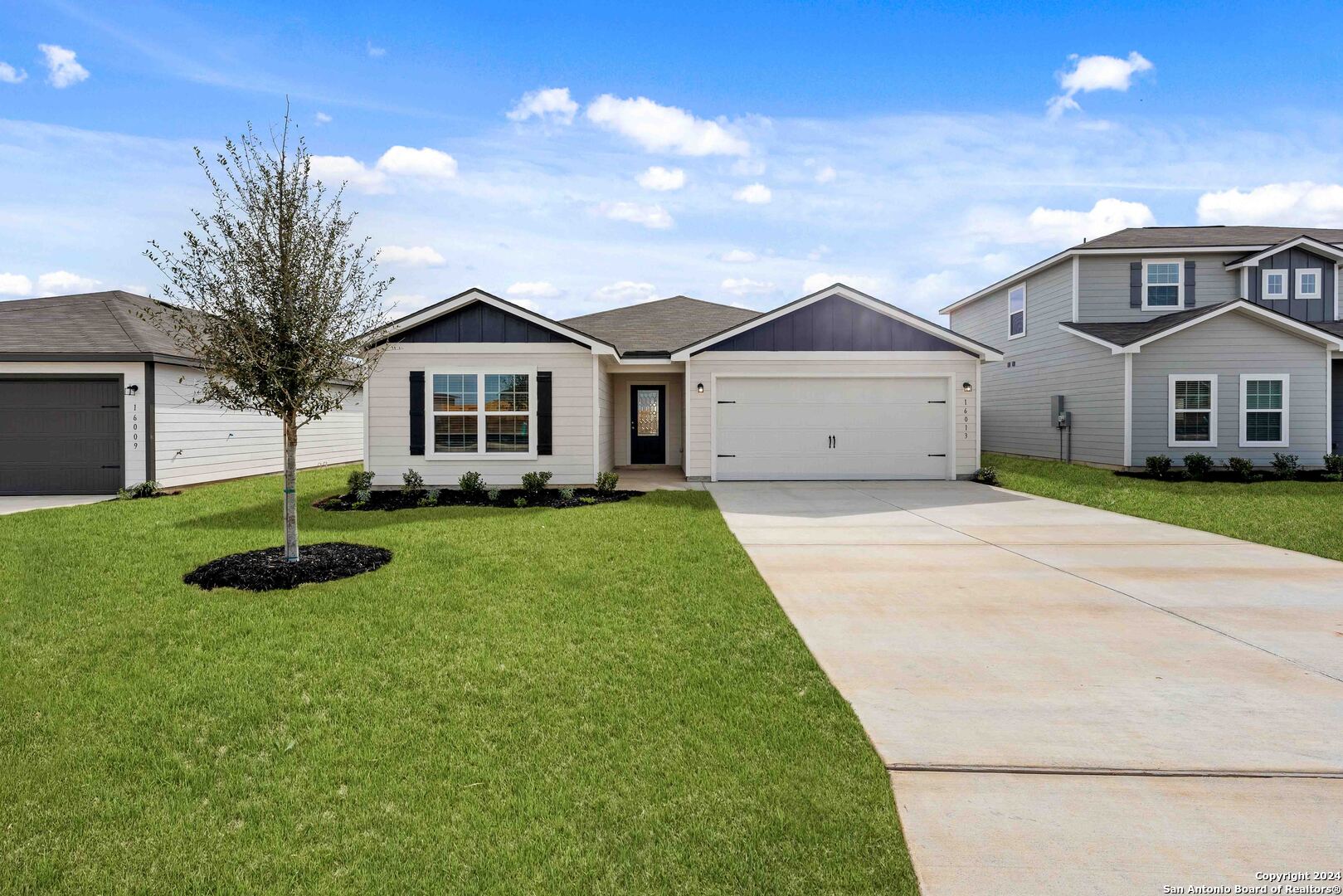 Photo of 16000 Windview Ct in Lytle, TX