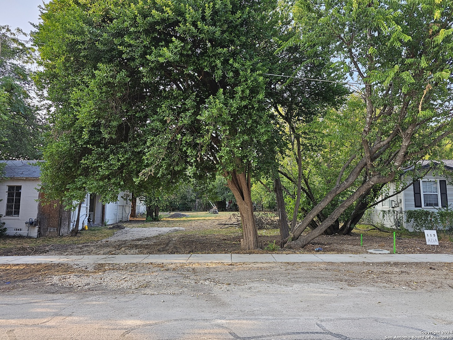 Photo of 17 Acre On Ada St in San Antonio, TX