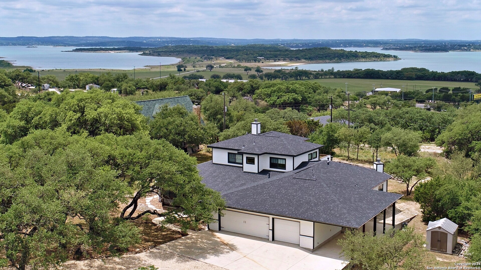 Photo of 852 Crossbow Dr in Canyon Lake, TX