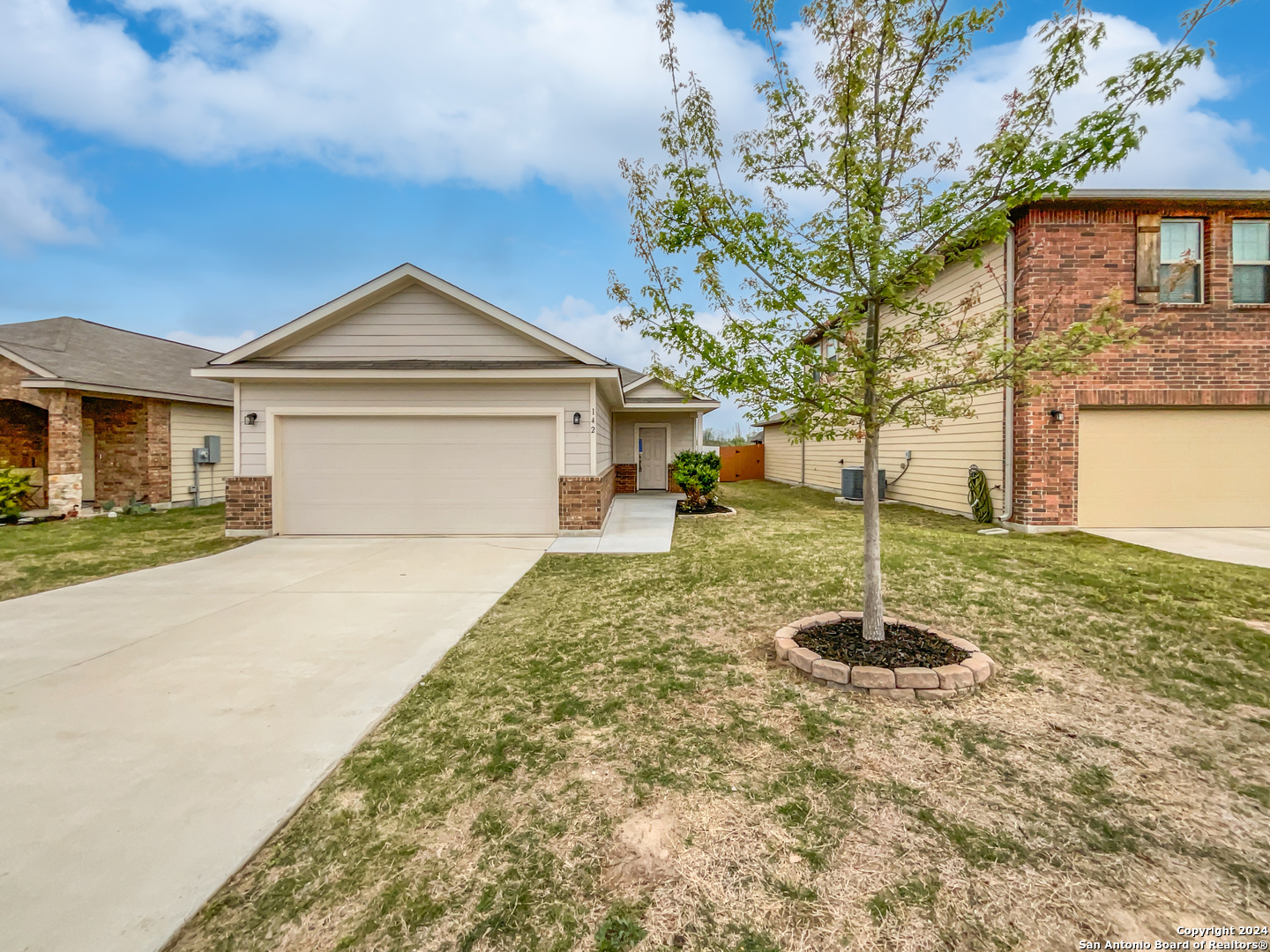 Photo of 142 Buttercup Bnd in New Braunfels, TX
