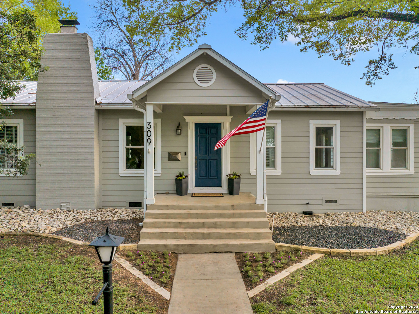 Photo of 309 Rosemary Ave in Alamo Heights, TX
