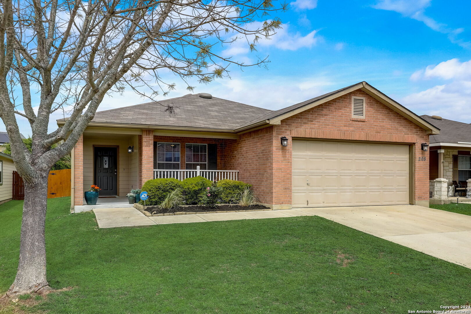 Photo of 208 Willow Crst in Cibolo, TX
