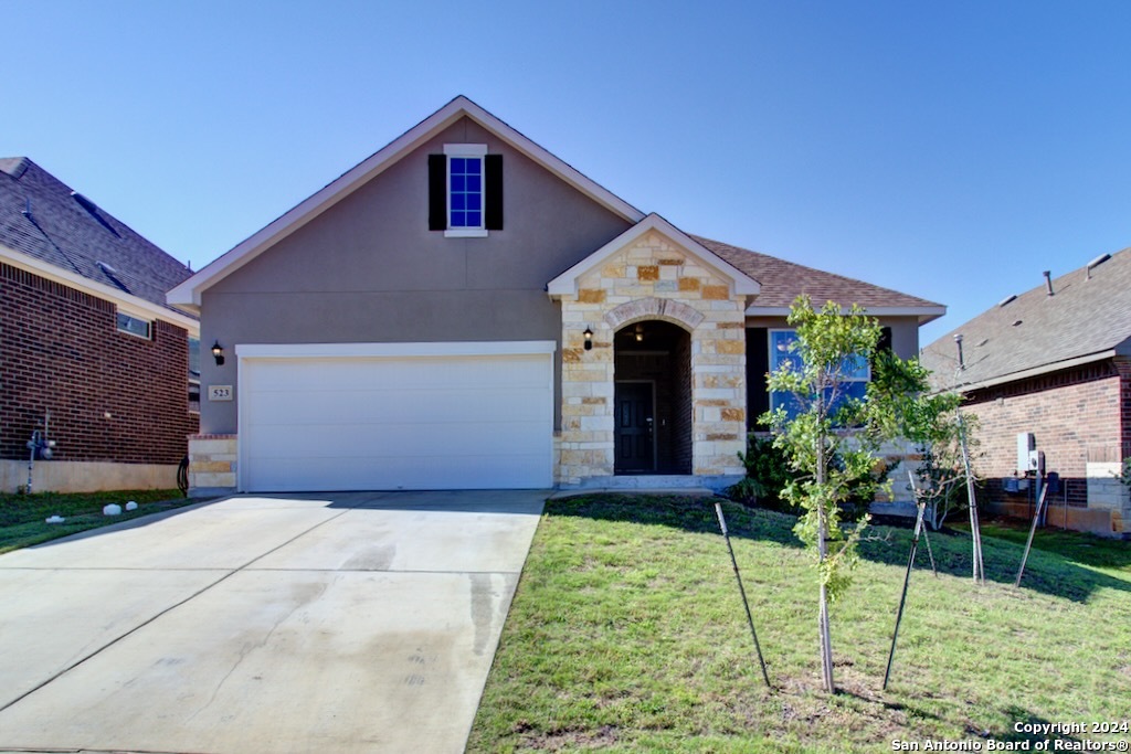 523 SCENIC SONG DR, Spring Branch, TX 