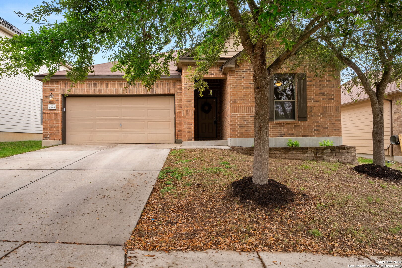 Photo of 10908 Almond Crest Dr in Live Oak, TX