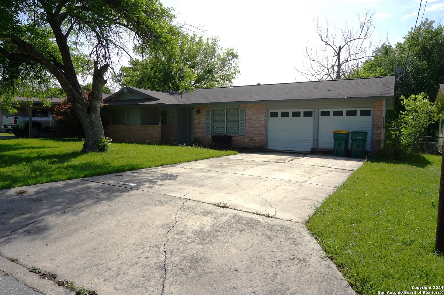 204 avenue e   Converse TX 78109
