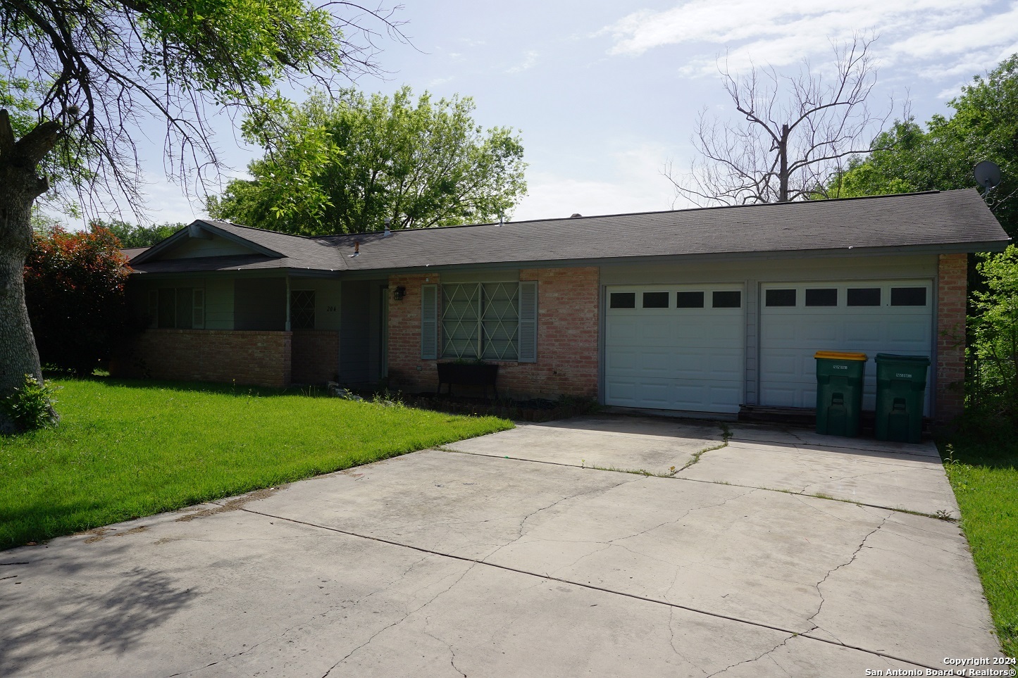204 avenue e   Converse TX 78109