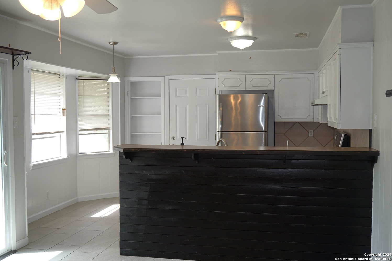 204 avenue e   Converse TX 78109