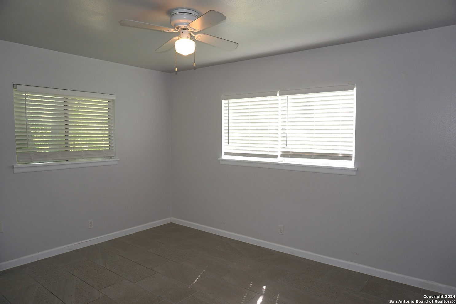 204 avenue e   Converse TX 78109